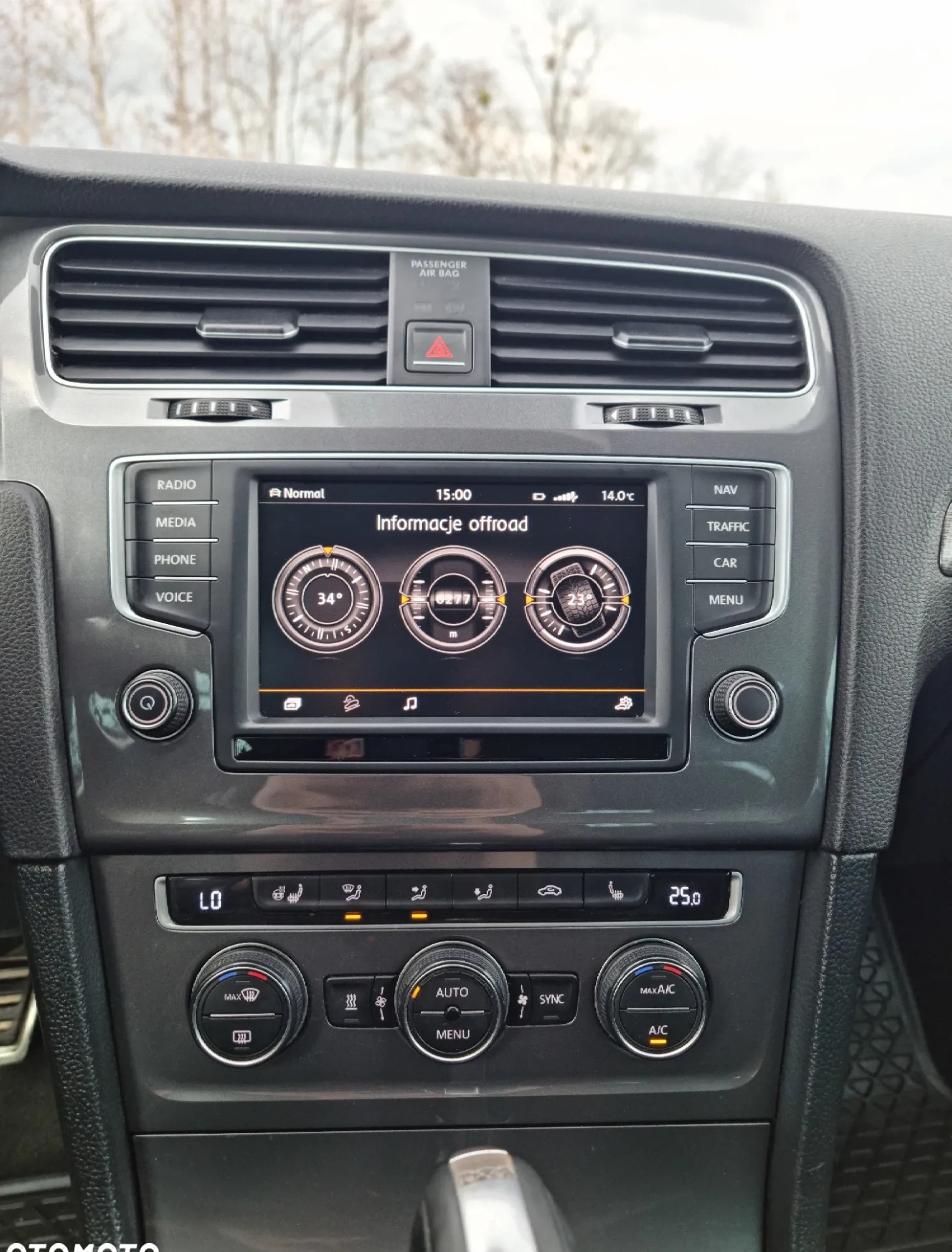 Volkswagen Golf cena 61500 przebieg: 252000, rok produkcji 2015 z Bytom małe 137